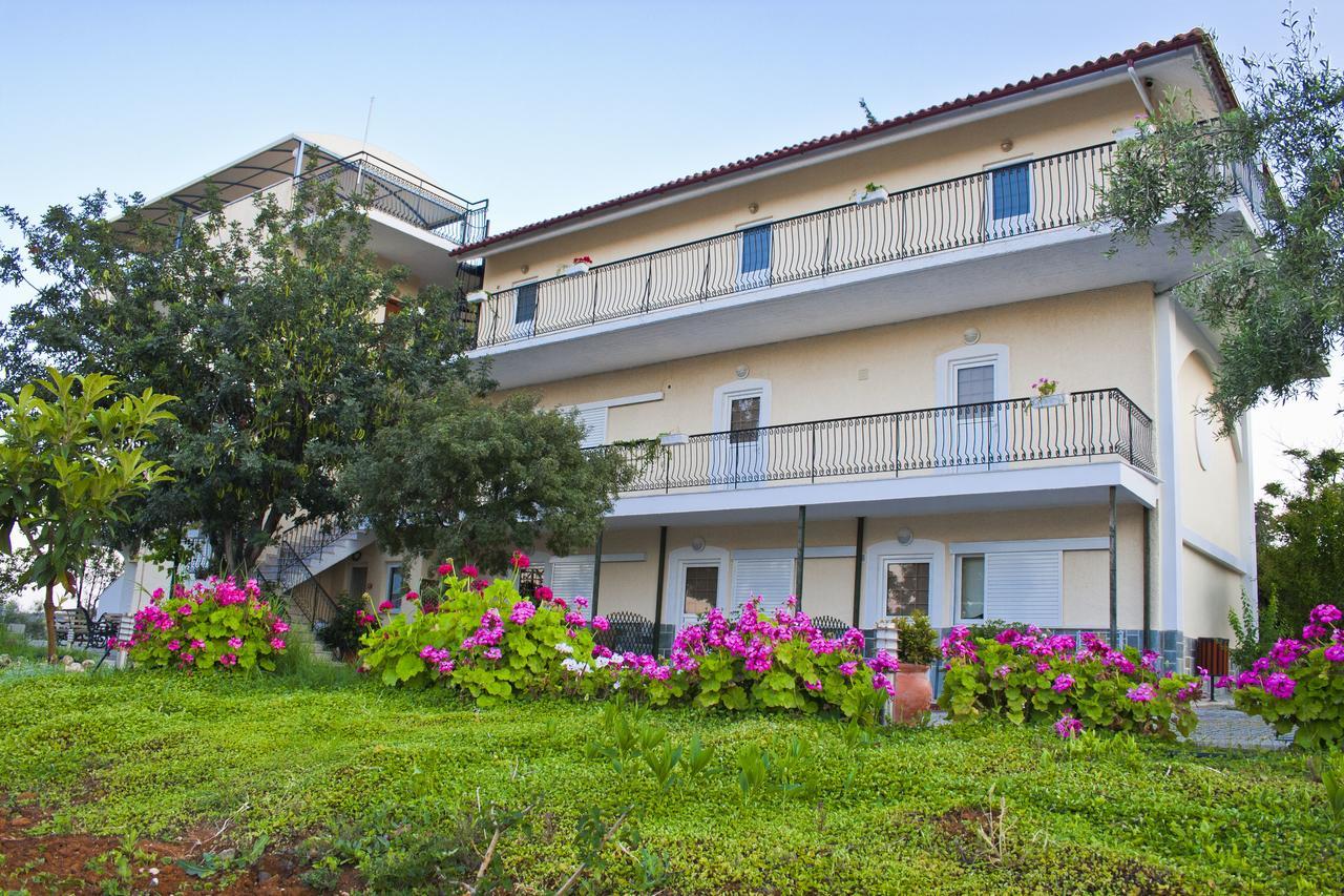 Alonia & Maisonettes *