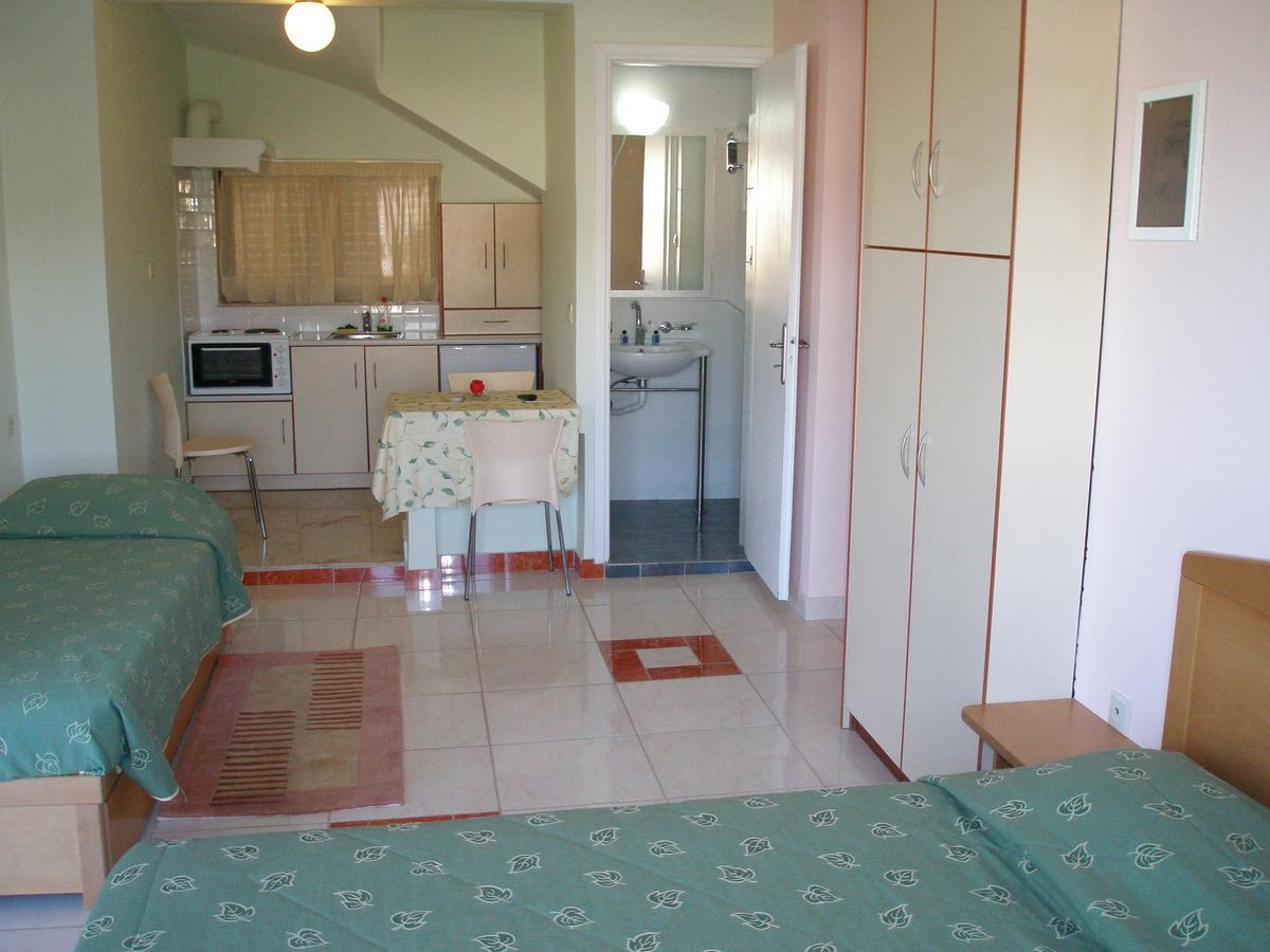 Alonia & Maisonettes Apartment Tolo
