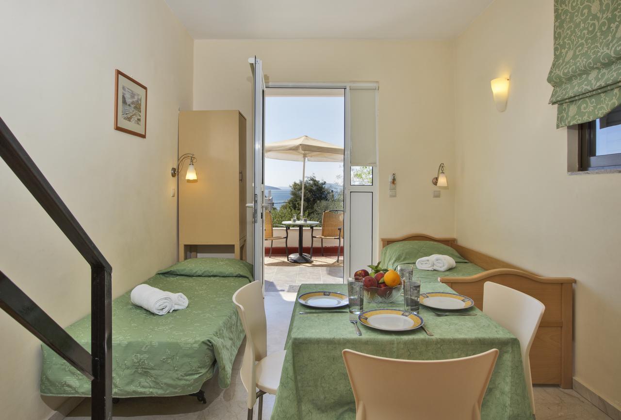 Alonia & Maisonettes Apartment *